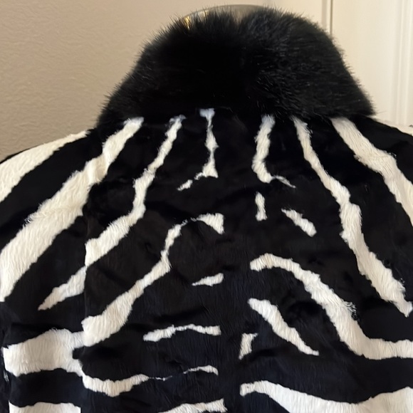 Beautiful fur leopard coat - Picture 4 of 9